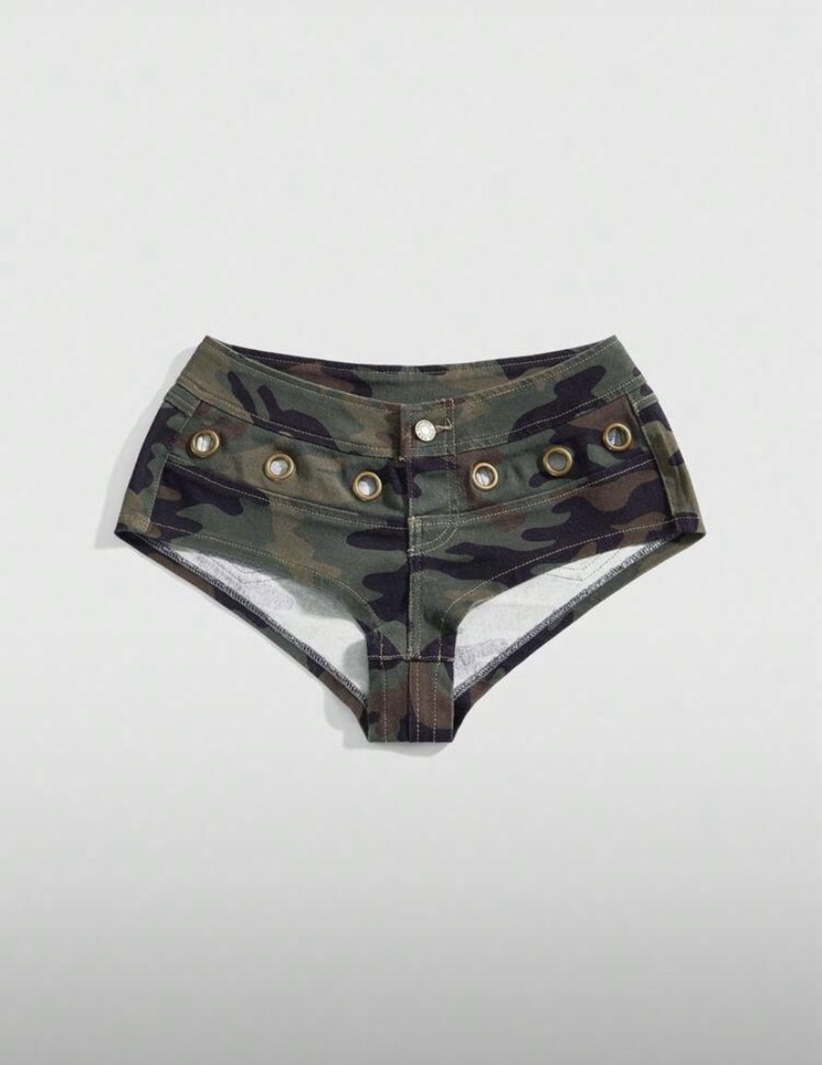 Camo Buttoned Shorts