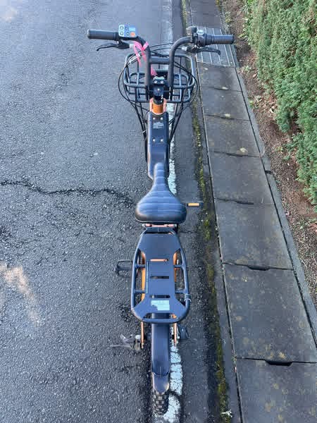 Electric Cargo City Bike with Front Basket - Image 2